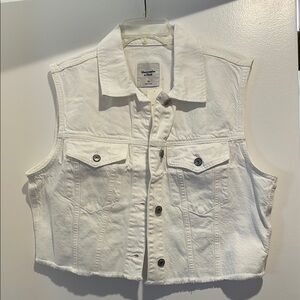 NWT Abercrombie & Fitch Women’s Cutoff Denim Vest white size XL